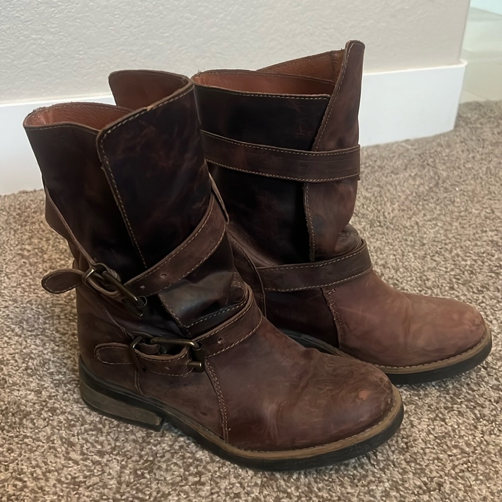Steve Madden Distressed Leather Buckle Boots